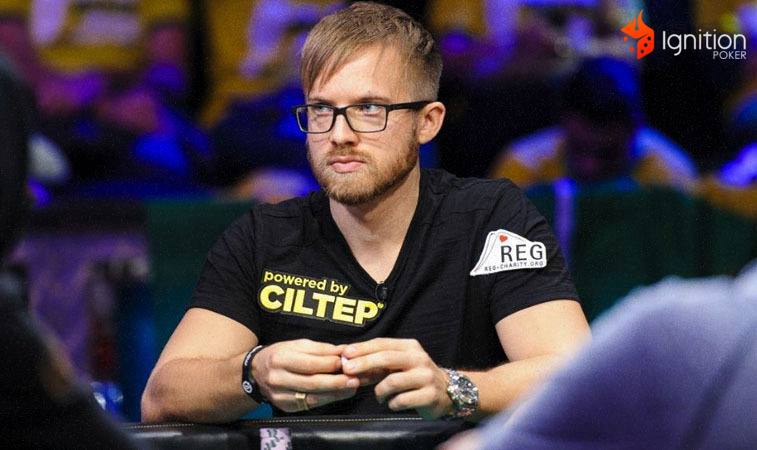 martin jacobson poker Martin Jacobson concentrado em um torneio de poker