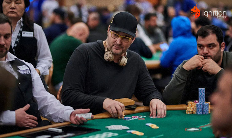phil hellmuth estrategia Phil Hellmuth disputando torneio de poker