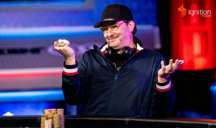 polemica phil hellmuth Phil Hellmuth com um bracelete na mão