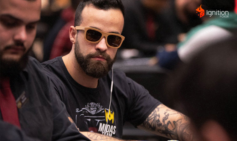 midas poker team Membro do Midas disputando torneio de poker