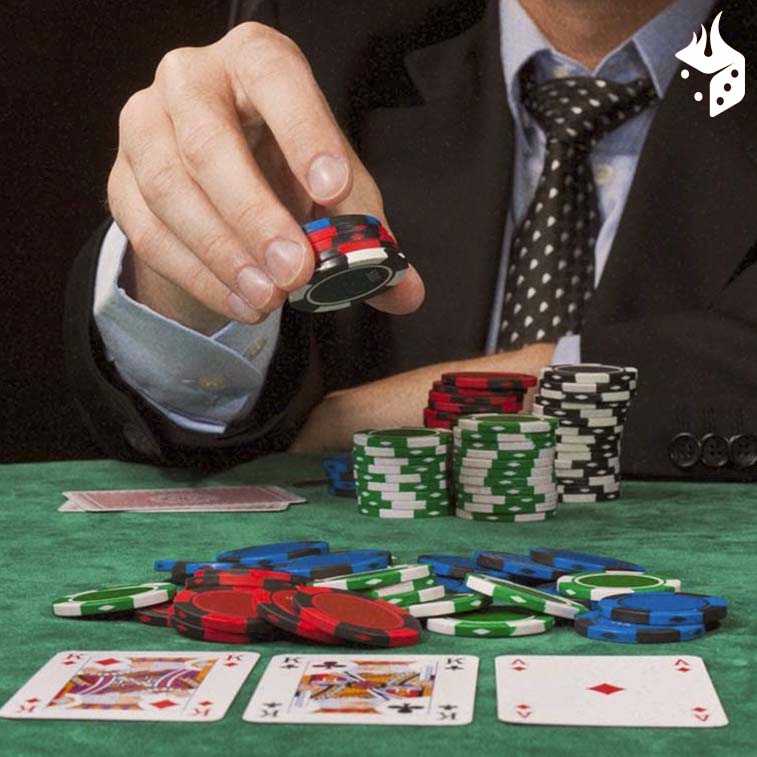 call poker cassino Homem bota fichas no pote de poker