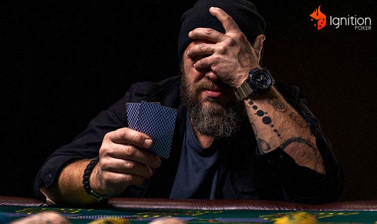 jogador poker cartas Jogador de poker frustrado