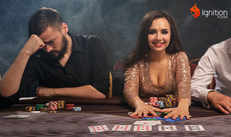 jogadores poker mesa Jogadora de poker levando o pote