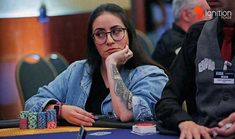 carla marins torneio Carla Marins disputando torneio de poker