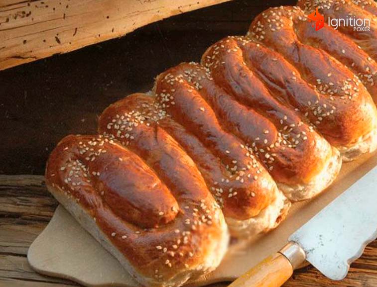 pan pulque saltillo Pan de pulque arriba de una tabla de madera