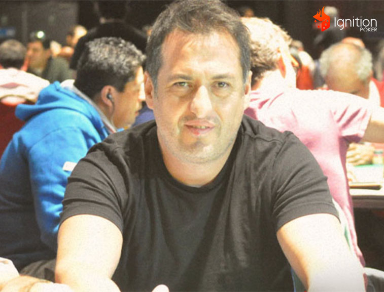 adrian vargas poker Adrian Vargas en un torneo de poker