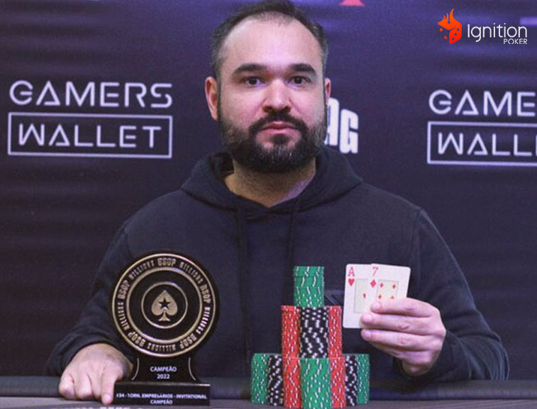 ariel celestino poker Ariel Celestino com o troféu de campeão do BSOP 2022