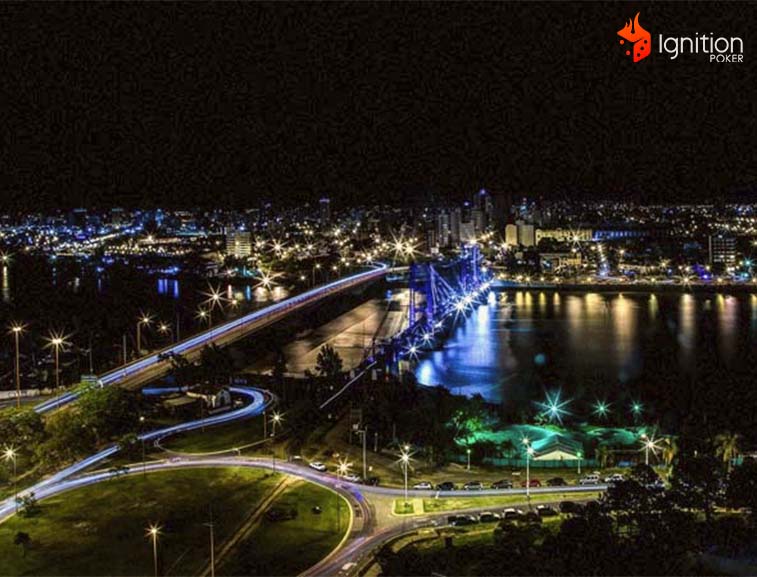 calle santa fe Ciudad de Santa Fe de noche