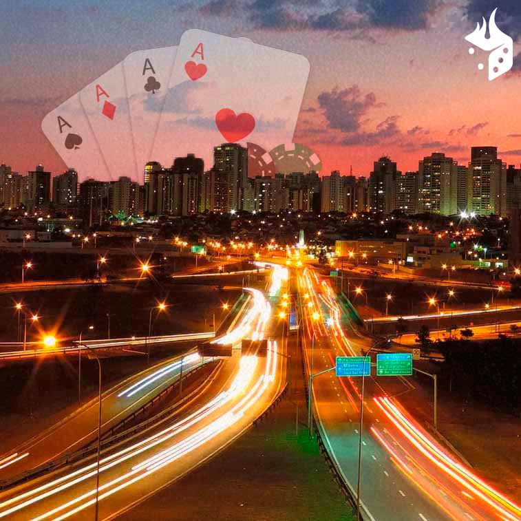 jogar poker sjc Principal avenida de São José dos Campos com carros e cartas de poker ao fundo