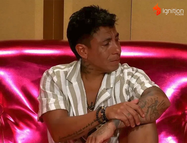 image 2 Brian Sarmiento llorando en el confesionario