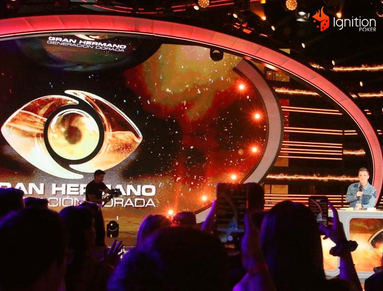presentacion gran hermano Santiago Del Moro en el escenario de GH Generación Dorada