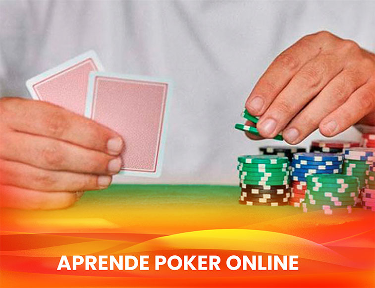 poker no limit Manos sosteniendo una baraja y fichas de poker.
